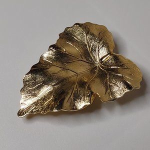 Large Gold Tone Lightweight Metal Leaf Scarf Clip